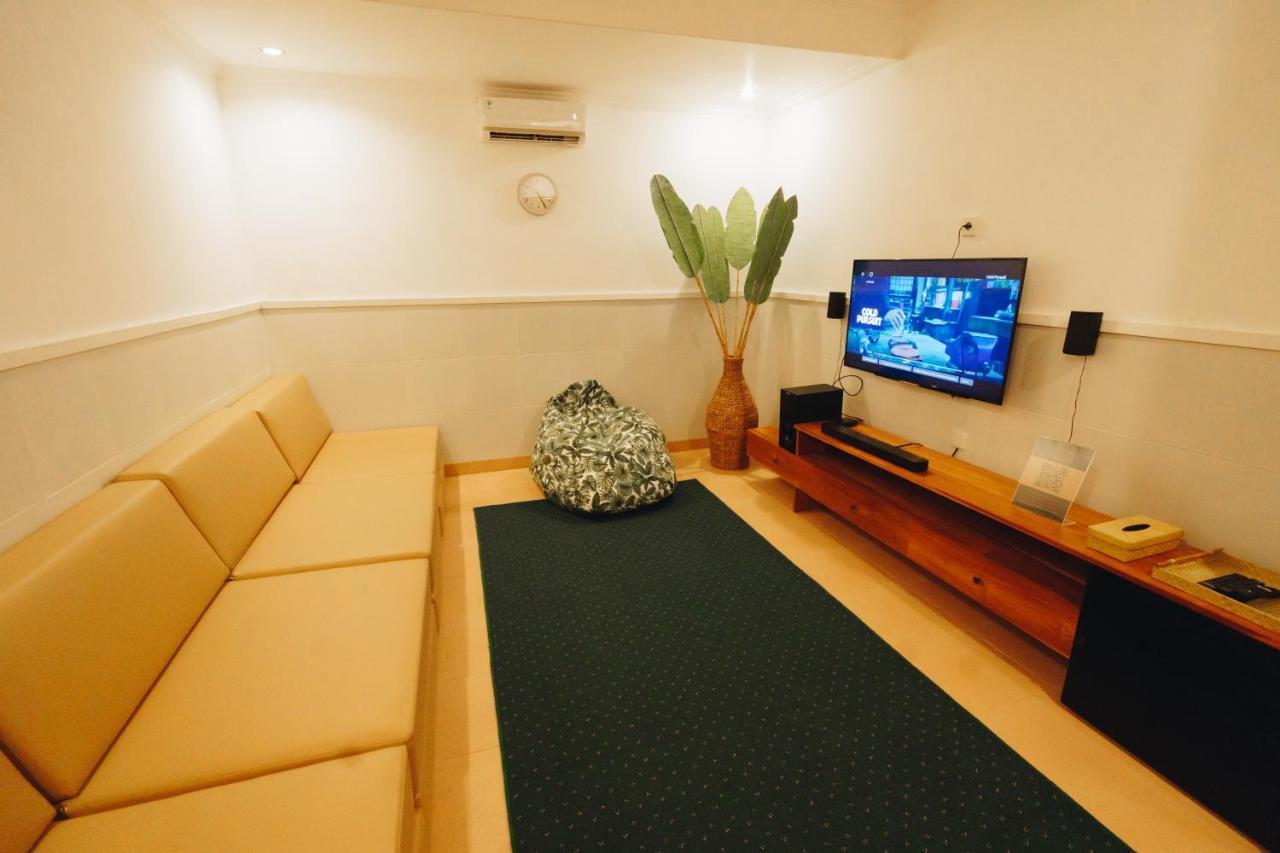 Villa Orked 3 With Family Room Seminyak Εξωτερικό φωτογραφία